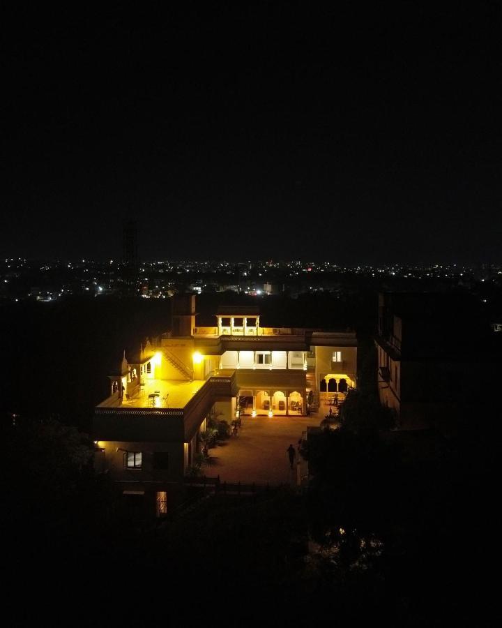 Titardi Garh- 18Th Century Castle Homestay Udajpur Exteriér fotografie